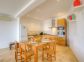 Location G&icirc;te 20231 &agrave; Tizzano en Corse du Sud vue Cuisine ouverte sur s&eacute;jour 