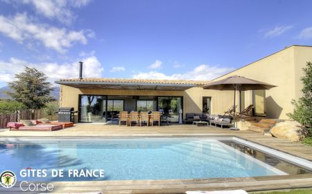 Gite à Sainte Lucie de Porto-Vecchio, Corse du Sud, Labellisé Gîtes de France : la villa et la piscine Gite n °28143 Sainte lucie de porto vecchio - Corse - Gite à Sainte Lucie de Porto-Vecchio, Corse du Sud, Labellisé Gîtes de France : la villa et la piscine