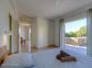 Location G&icirc;te 20231 &agrave; Tizzano en Corse du Sud : chambre avec salle d'eau attenante