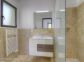 G&icirc;te &agrave; Tizzano, Grand Valinco, Corse du Sud, labellis&eacute; G&icirc;tes de France : une salle d'eau atteannte &agrave; la chambre &agrave; l'&eacute;tage