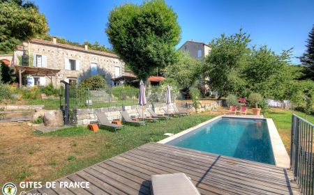 Gite à San Gavino di Carbini, Corse du Sud, labellisé Gîtes de France : la piscine commune chauffée Gite n °27181 San-Gavino-di-Carbini - Corse - Gite à San Gavino di Carbini, Corse du Sud, labellisé Gîtes de France : la piscine commune chauffée