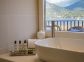 Chambres d'h&ocirc;tes &agrave; Propriano, le Grand Valinco, Corse du Sud : labelis&eacute; G&icirc;tes de France : la salle d'eau de la chambre 5 en duplex au 2&egrave;me &eacute;tage